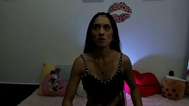 Snapshot of SharonSander chatting on February 2025 01:57:01 AM SharonSander online show from February 2025 01:57:01 AM