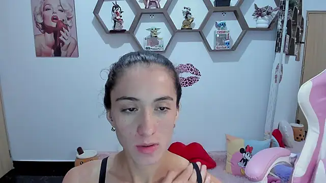 Snapshot of SharonSander chatting on March 2025 09:28:01 AM SharonSander online show from March 2025 09:28:01 AM