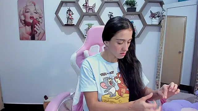 Snapshot of SharonSander chatting on March 2025 03:29:01 AM SharonSander online show from March 2025 03:29:01 AM