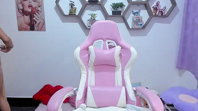 Snapshot of SharonSander chatting on November 2025 09:59:01 PM SharonSander online show from November 2025 09:59:01 PM