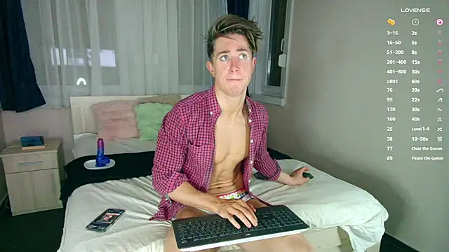 Snapshot of ChristianLevine_ chatting on November 2025 03:13:02 PM ChristianLevine online show from November 2025 03:13:02 PM