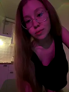 Eva Weyne online show from December 2024 07:10:01 PM