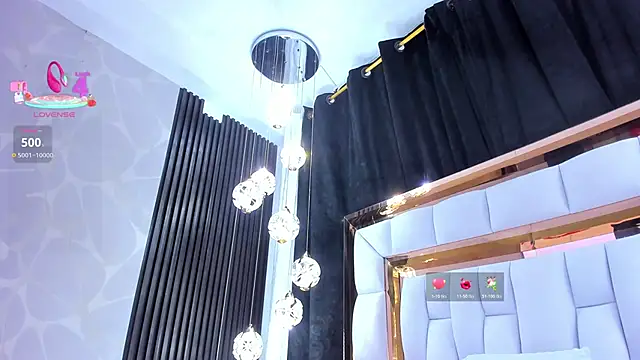 SarayRoyse online show from March 2026 07:41:02 PM