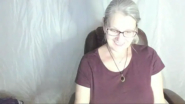 irinamaux online show from February 2025 06:31:01 PM