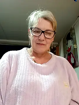 irinamaux online show from April 2026 11:28:01 PM