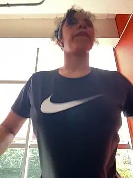 Snapshot of Brunettexio chatting on February 2025 07:04:01 PM Brunettexio online show from February 2025 07:04:01 PM