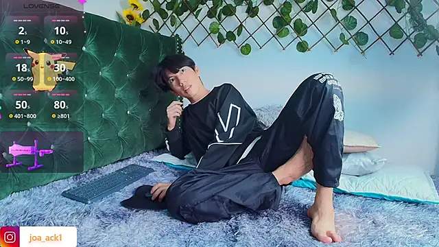 Snapshot of Levii_Ackermann chatting on March 2025 08:32:02 PM Levii Ackermann online show from March 2025 08:32:02 PM