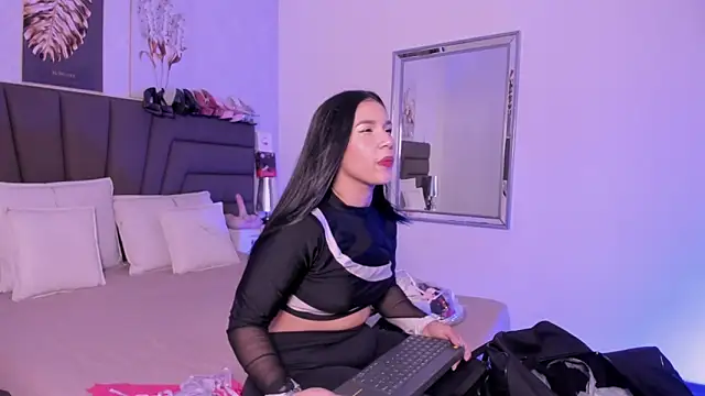 Sofi Perez  online show from March 2026 11:17:02 AM