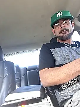 Zander823 online show from February 2026 07:18:01 PM