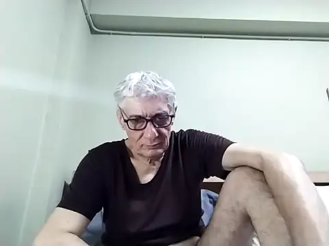 BIGUNCUTHARDCOCK online show from November 2025 01:43:01 PM