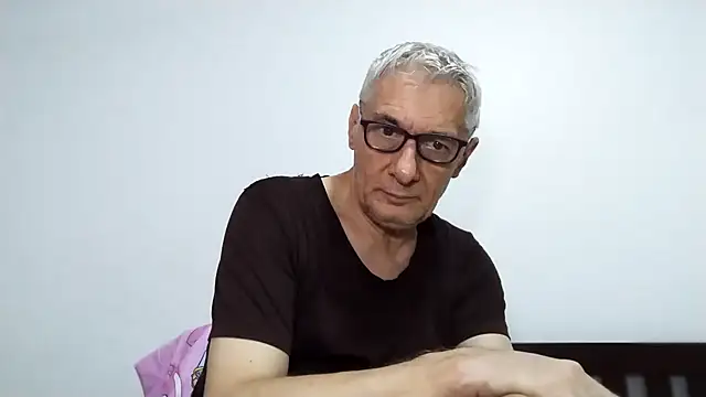 BIGUNCUTHARDCOCK online show from April 2026 12:33:01 AM