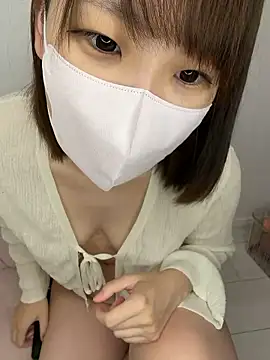 Snapshot of hi---chan- chatting on July 2026 08:00:01 PM hi---chan- online show from July 2026 08:00:01 PM