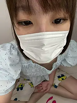 Snapshot of hi---chan- chatting on July 2026 07:07:02 PM hi---chan- online show from July 2026 07:07:02 PM