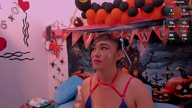 charlotte-11 online show from October 2025 02:30:01 PM