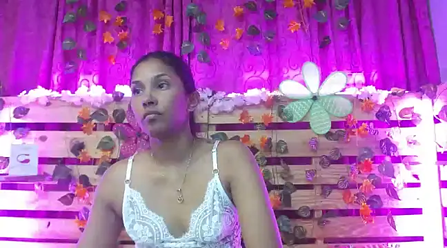 Elsa Parisi online show from December 2024 10:43:02 PM