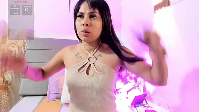 Julieta Coopeer  online show from April 2026 10:40:02 AM