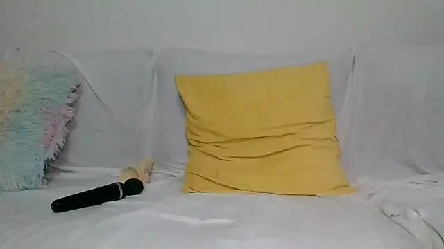 blondyruby online show from November 2025 08:40:01 PM