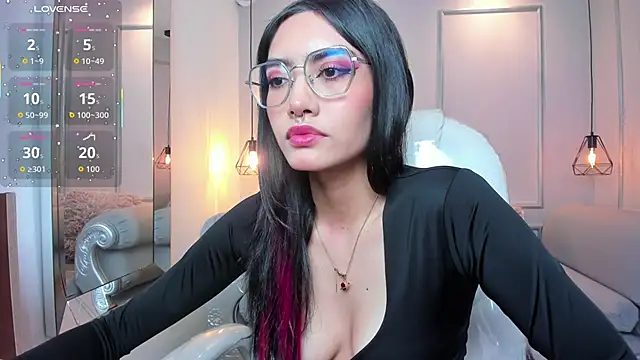 AzuraKindong online show from November 2025 07:24:01 PM