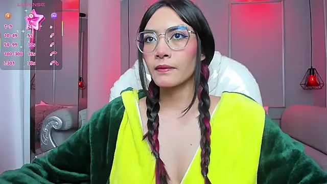 AzuraKindong online show from December 2025 07:18:01 PM