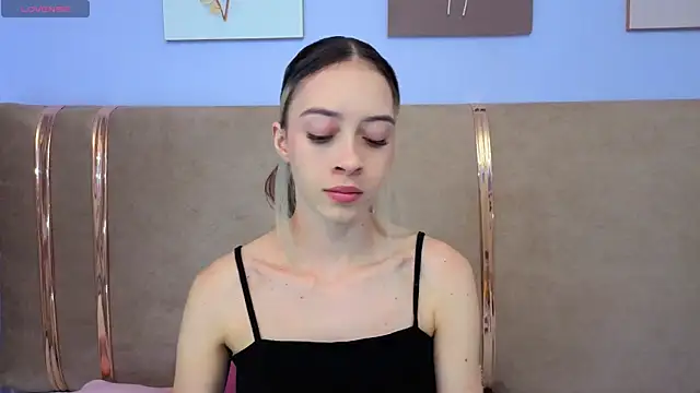 Snapshot of sophiia_grey_1 chatting on September 2025 08:55:02 PM sophiia grey 1 online show from September 2025 08:55:02 PM