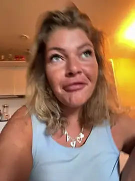 Snapshot of GabyHofstede chatting on August 2026 07:43:02 AM GabyHofstede online show from August 2026 07:43:02 AM