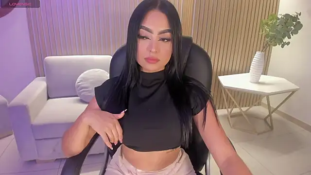 sarawinstone online show from January 2025 07:41:02 PM