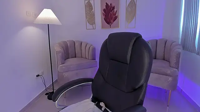 Snapshot of Aida_adams chatting on October 2025 07:36:02 PM Aida adams online show from October 2025 07:36:02 PM