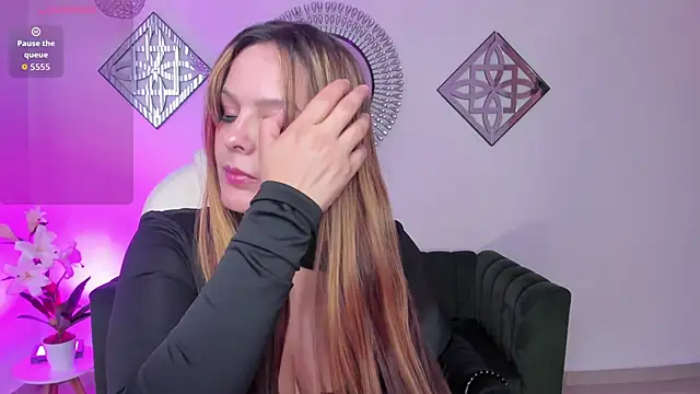 Snapshot of Aida_adams chatting on November 2025 12:16:01 PM Aida adams online show from November 2025 12:16:01 PM