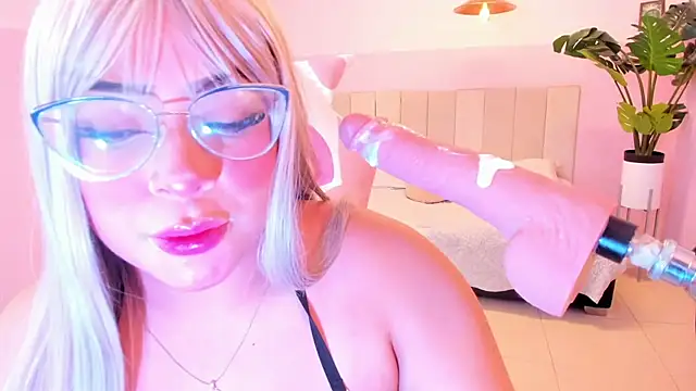 Red lady online show from March 2025 03:44:01 AM