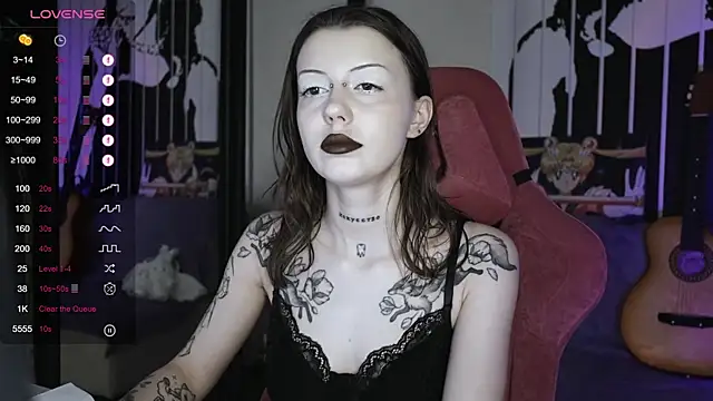Snapshot of prettybones chatting on December 2024 08:05:02 AM prettybones online show from December 2024 08:05:02 AM