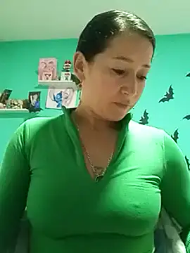 emilypoppy3 online show from December 2024 02:49:02 PM