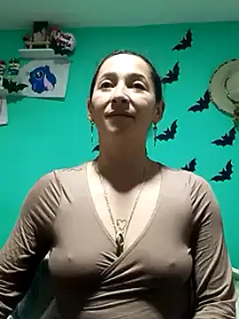 emilypoppy3 online show from February 2025 06:33:02 PM