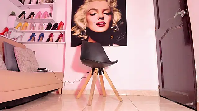 alisiadreams22 online show from March 2026 10:36:01 PM