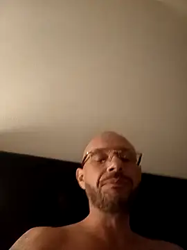 Guitccch online show from April 2026 10:23:02 PM