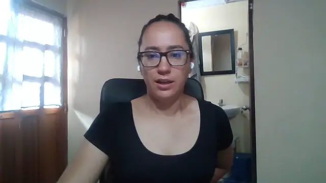 Snapshot of brittanycheeks chatting on April 2026 02:23:02 PM brittanycheeks online show from April 2026 02:23:02 PM