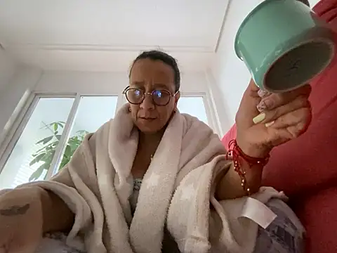 sweeviolet online show from February 2025 08:54:02 AM