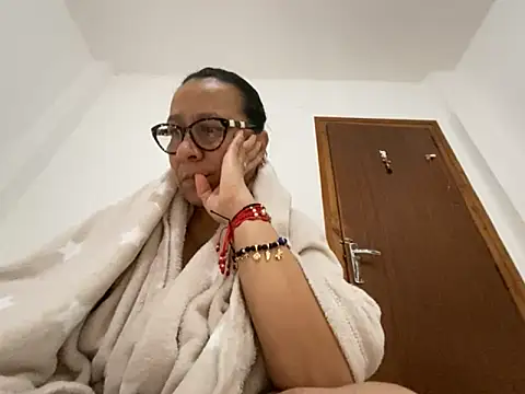 sweeviolet online show from April 2026 06:41:02 AM