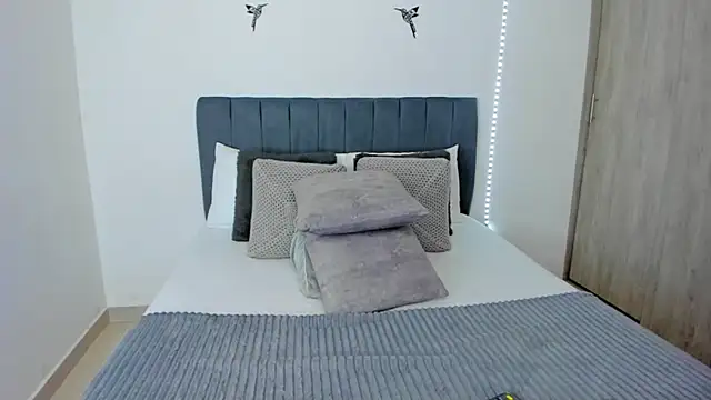 im sarah34 online show from February 2026 04:02:01 AM