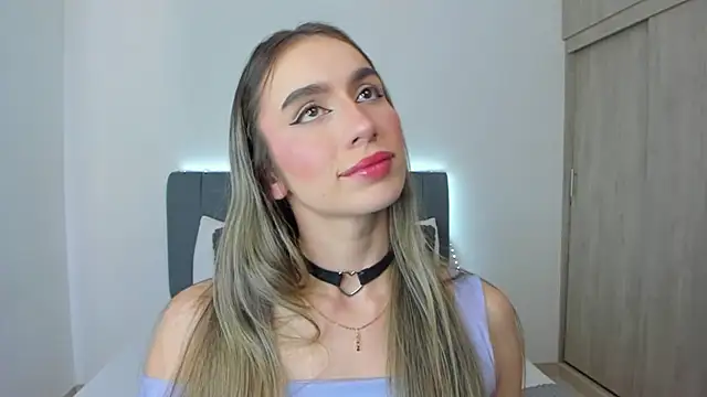 im sarah34 online show from April 2026 07:00:01 PM