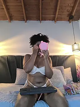 Snapshot of EmmilyBrant chatting on May 2026 10:50:01 PM EmmilyBrant online show from May 2026 10:50:01 PM