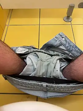 Snapshot of Labiteadudull chatting on March 2025 09:10:02 AM Labiteadudull online show from March 2025 09:10:02 AM