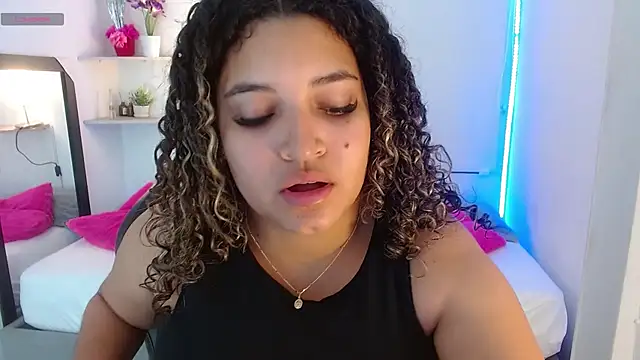 Julia Boobs online show from October 2025 12:17:02 PM