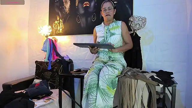 Snapshot of miss_lucero1 chatting on October 2025 01:30:01 AM miss lucero1 online show from October 2025 01:30:01 AM