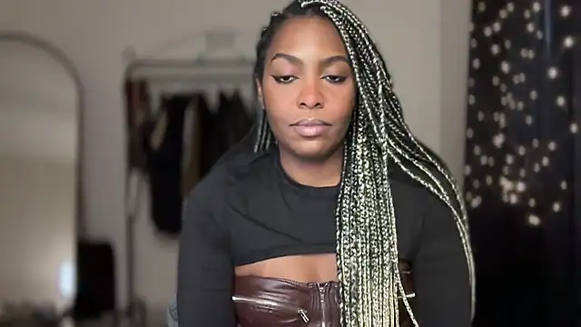 marisilva br online show from November 2025 08:30:02 PM