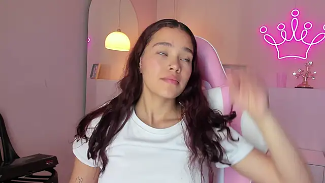 violeth hill online show from March 2025 07:20:02 PM