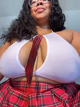 Snapshot of XMara chatting on July 2026 04:48:02 PM XMara online show from July 2026 04:48:02 PM