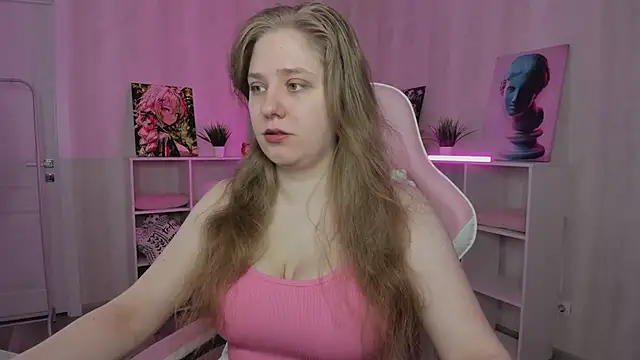 Megan Violer online show from May 2026 05:18:02 PM