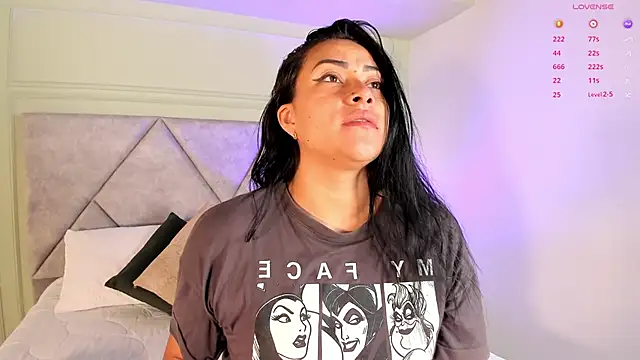 Snapshot of Miss_Ambeer chatting on November 2025 11:43:02 AM Miss Ambeer online show from November 2025 11:43:02 AM