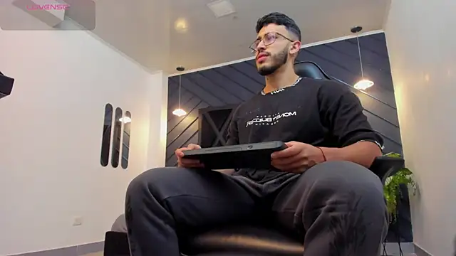 Liam Kleiin online show from October 2025 11:20:02 AM