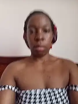 Snapshot of vanillacutie chatting on May 2026 11:05:01 AM vanillacutie online show from May 2026 11:05:01 AM